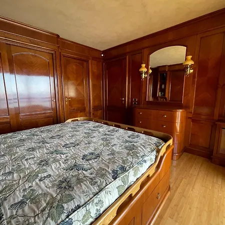 Saint Luxury 4 Pers Sea View Parking Апартаменты *